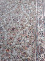 فرش ماشینی ۱۲۰۰ شانه طرح باغ گل تراکم ۳۶۰۰ رنگ فیلی + فیلم - تصویر 5